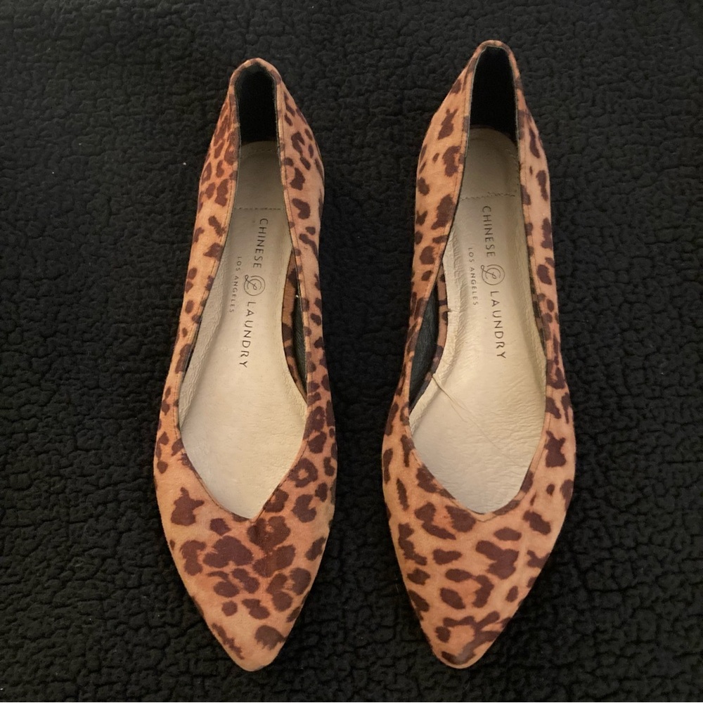 Chinese Laundry leopard print flats